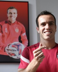 伟德官方网站-国安门将位置离队第一人预测！前些年就归化入籍，却一直踢不上球