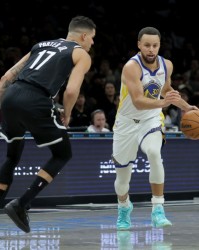 勇记：勇士尚未报价小波特 勇士仍然对未来选秀权较为谨慎